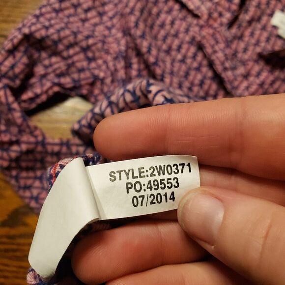 Vineyard Vines anchor button down shirt size 4 - Picture 4 of 5